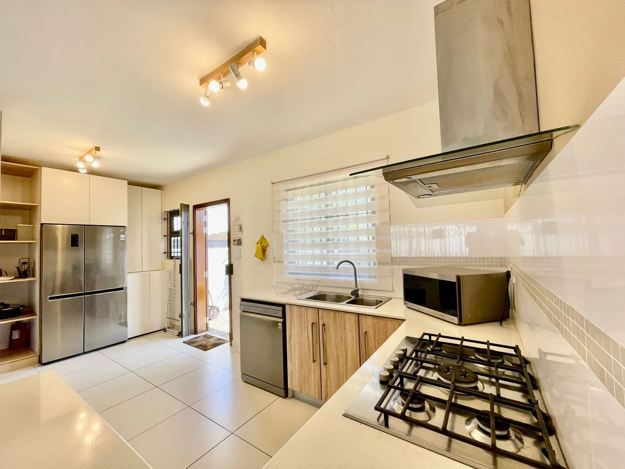 5 Kitchen 2 15 10 2023 10:07:12:060