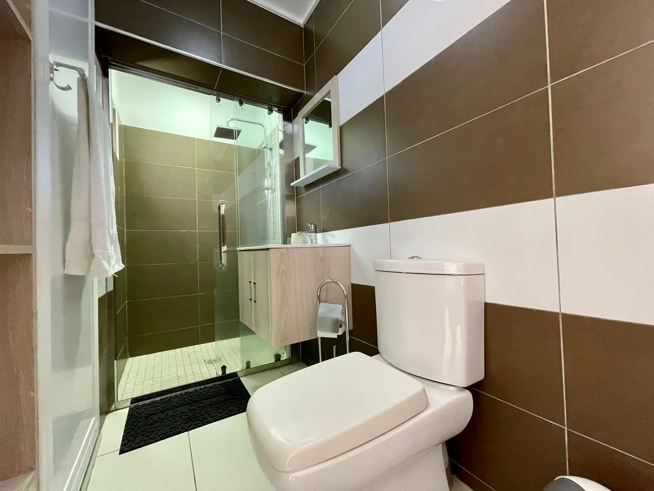 15 MasterBathroom 1 15 10 2023 10:07:12:547