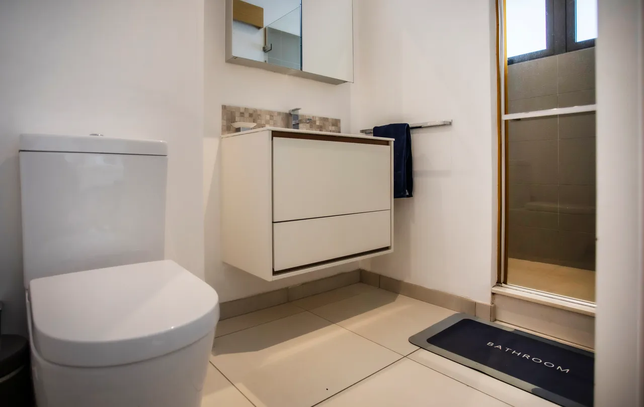 Appartement Pied dans l'eau piscine et plage — Salle de bain 3