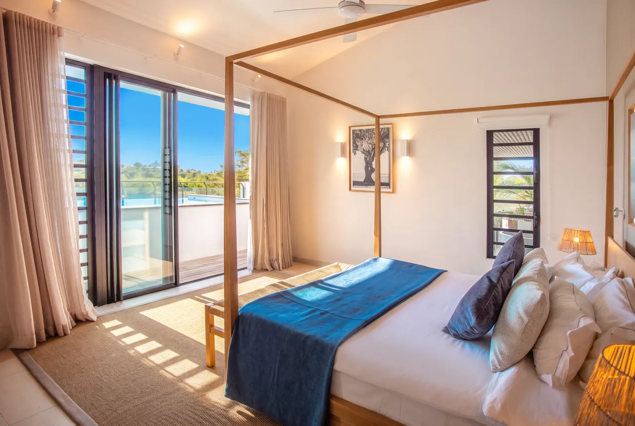 Luxury Penthouse with Private Pool — Bedroom 1