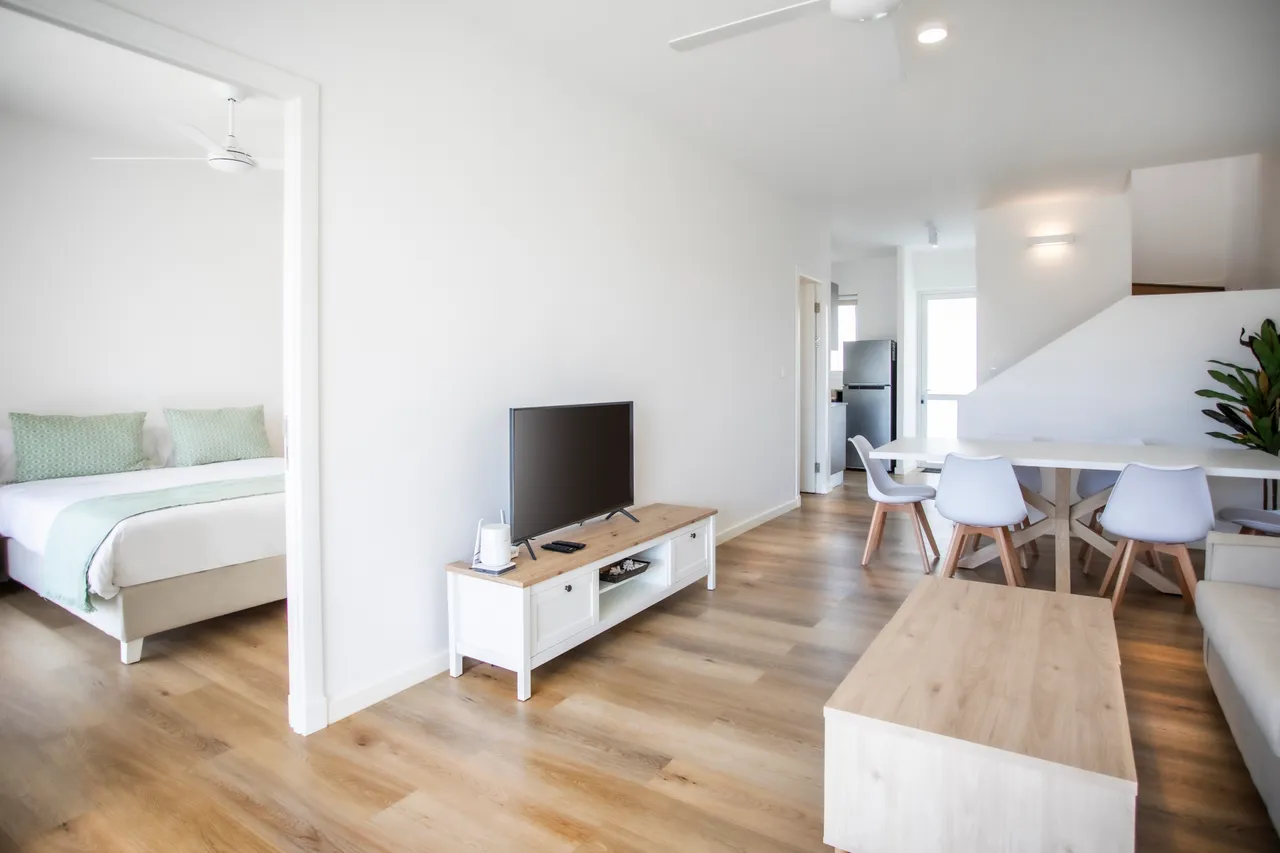 Salon vers une chambre