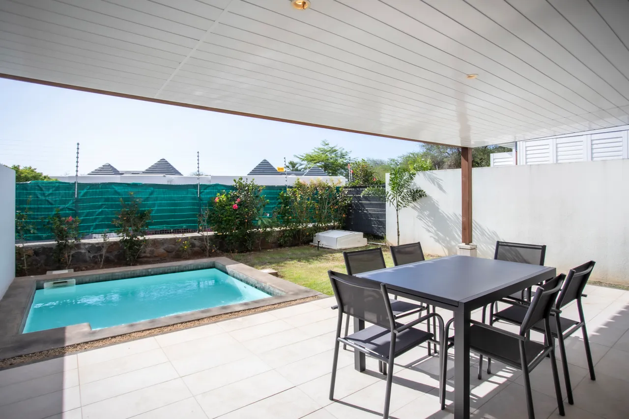 Terrasse et piscine