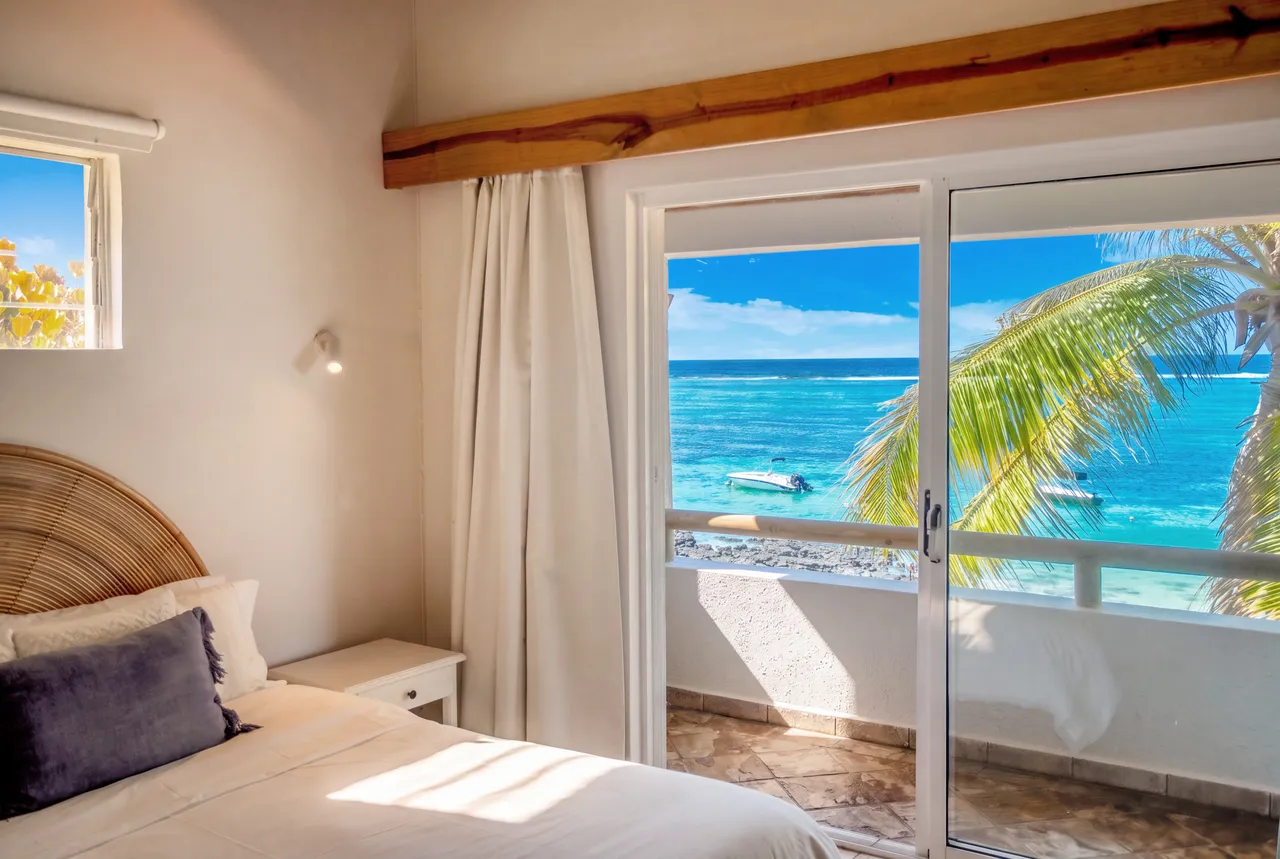 Bastide sur Mer - Blue Bay Beach House — Bedroom 1